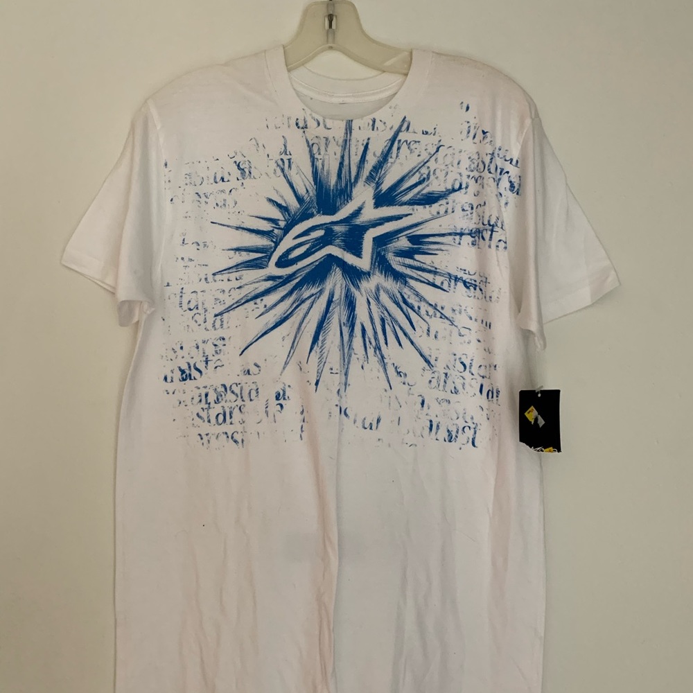 “Starter” Men’s, <Small> “Shark Attack” T~Shirt 🐋